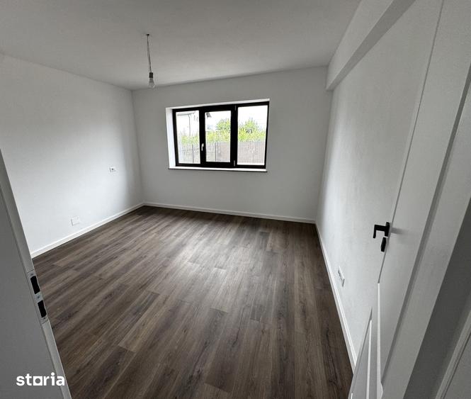 Casă cu 5 camere cu Teren 500 Mp în Gherăiești