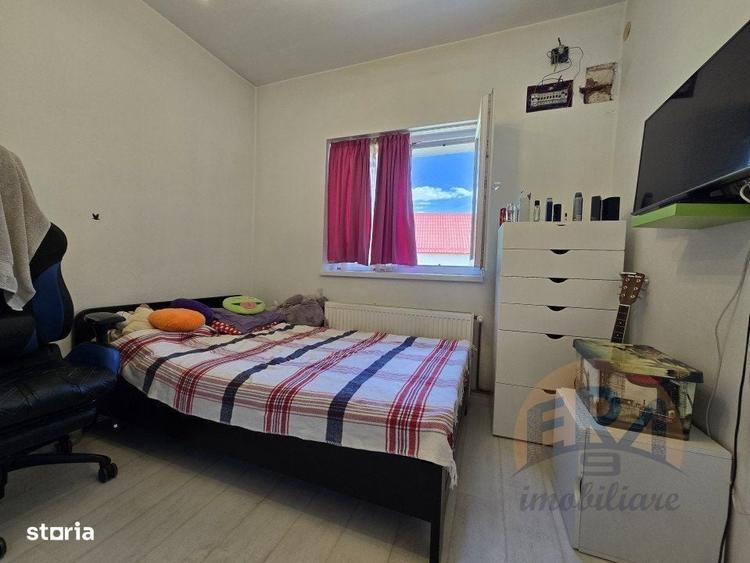 Casă cu 4 camere în Santăul Mic
