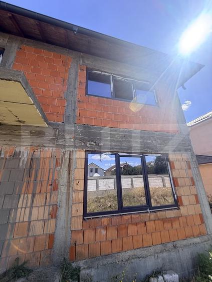 Casă individuală cu 3 camere cu Canalizare în Malu Mare