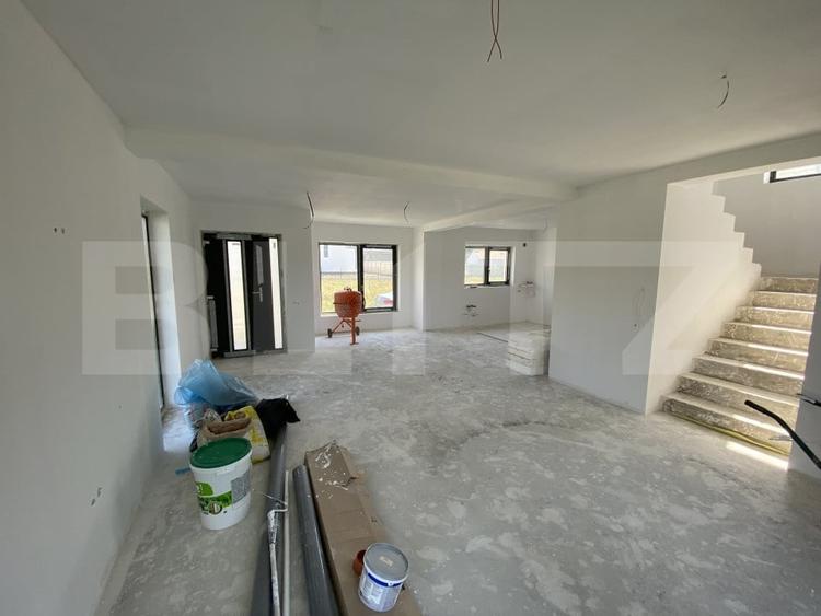 Casă individuală cu 4 camere cu Teren 500 Mp în Exterior Sud