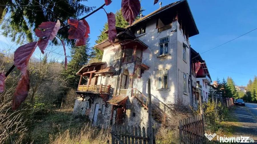 Casă cu 7 camere cu Teren 996 Mp în Nord