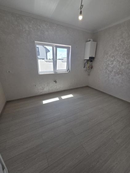 Duplex cu 3 camere cu Canalizare în Moșnița Nouă