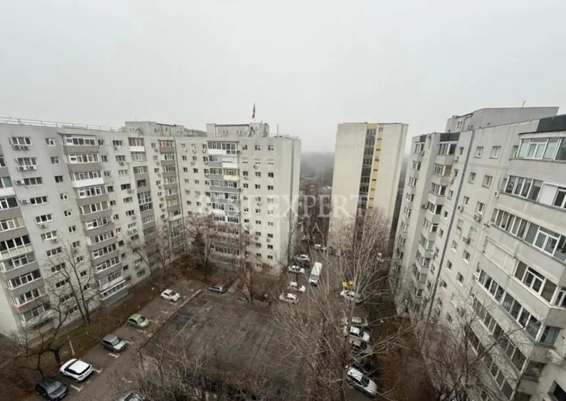 Apartament cu 3 camere decomandat în Câmpia Libertății