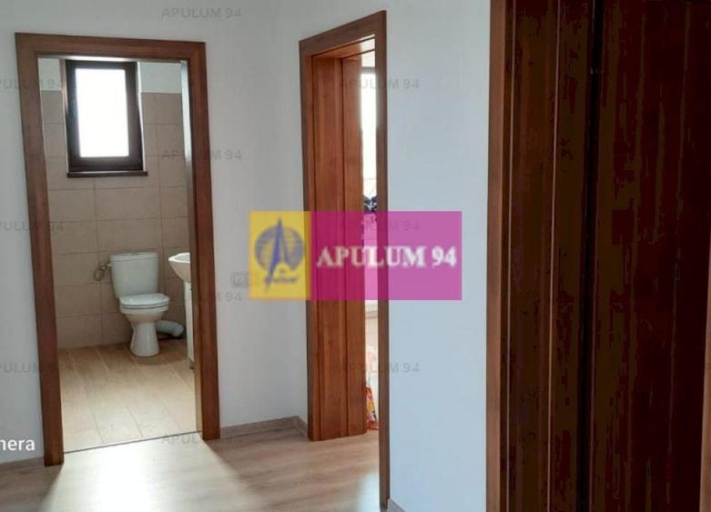 Casă individuală cu 3 camere decomandat cu Canalizare în Săbăreni