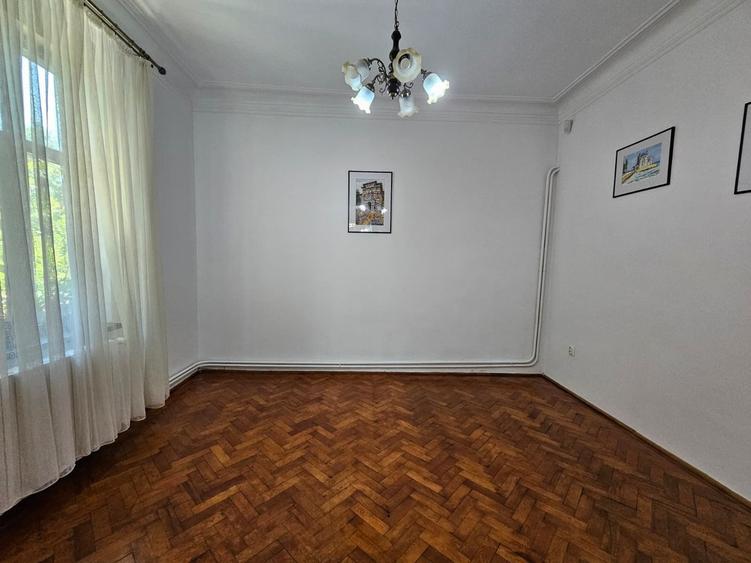 Casă individuală cu 4 camere cu Canalizare în Gara