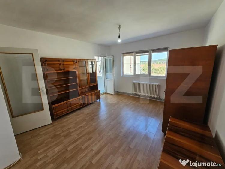 Garsoniera decomandata 31 mp, etaj 2, Cugir spa?ioas? - 2
