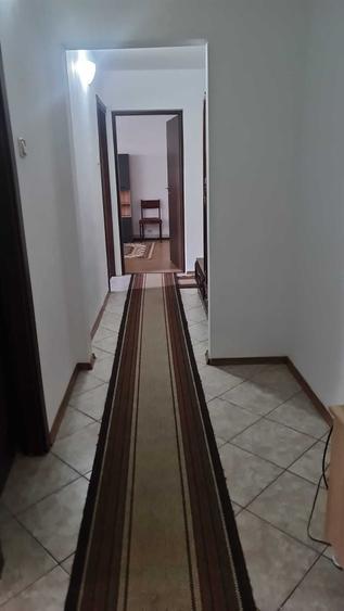 Apartament cu 4 camere decomandat în Canta