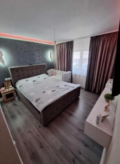 Apartament cu 4 camere decomandat, mobilat în E3