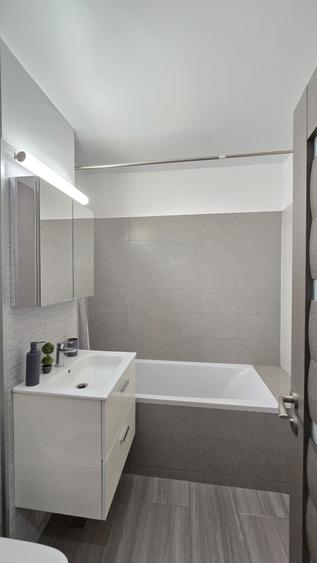Apartament cu 3 camere decomandat în Găvana