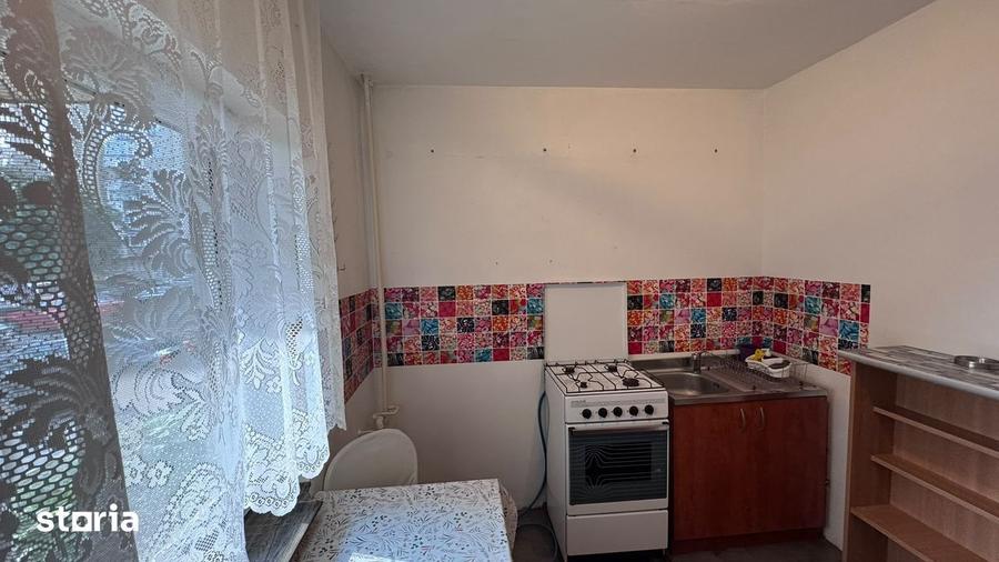 Apartament cu 3 camere în Decebal