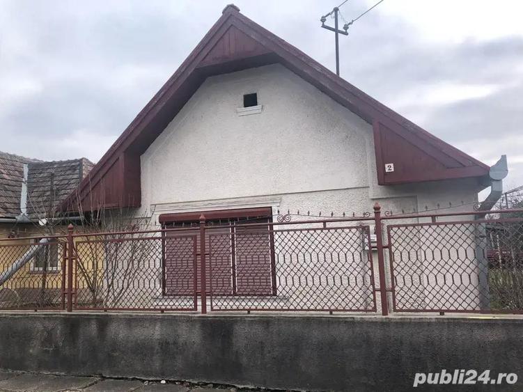 Casa de vanzare 3 camere - 4