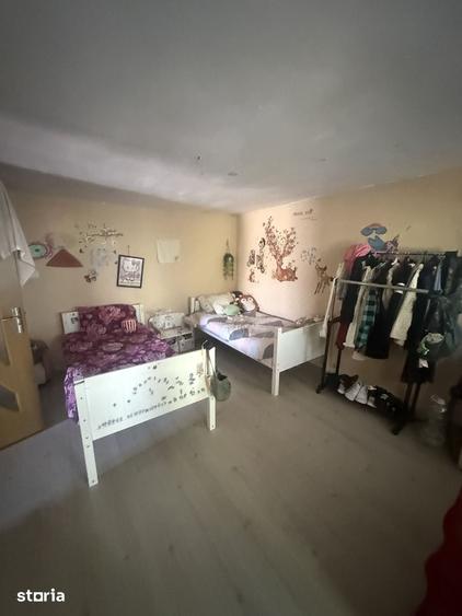 Casă cu 3 camere cu Teren 6000 Mp în Târnova