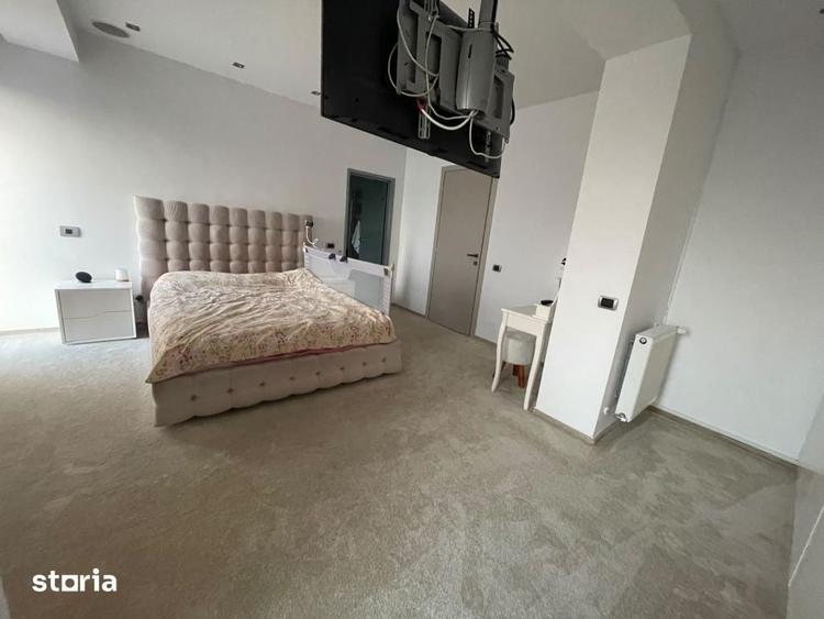 Casă cu 4 camere cu Teren 500 Mp în Central