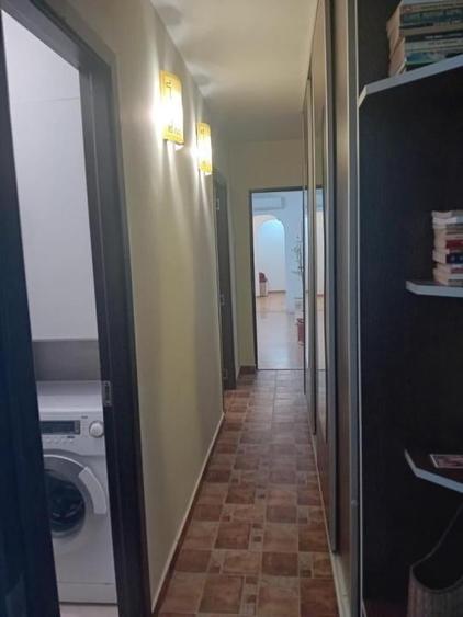 Apartament cu 3 camere în Berceni