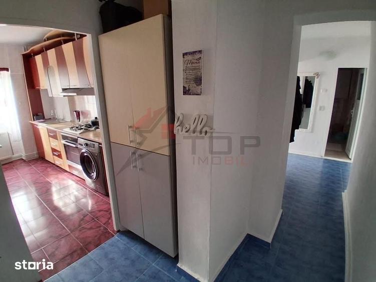 Apartament cu 3 camere decomandat, mobilat în Păcurari