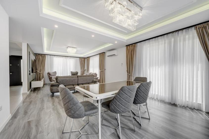 Casă cu 4 camere cu Teren 200 Mp în 1 Decembrie