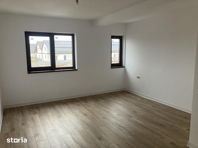 Casă cu 4 camere cu Teren 400 Mp în Tărlungeni