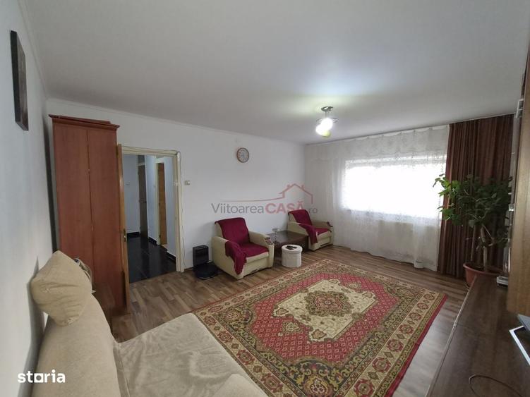 Apartament cu 3 camere în Teiul Doamnei