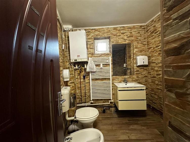 Birou, de 136 mp, în Sărărie