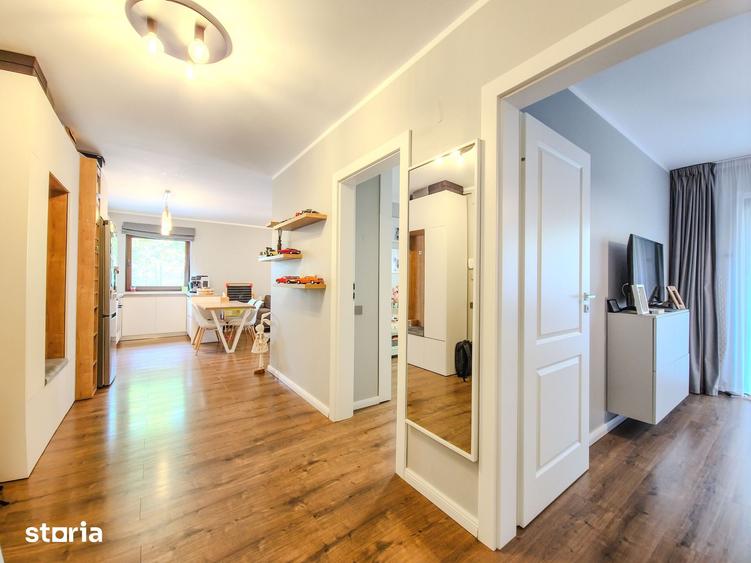 Apartament cu 3 camere semidecomandat în Europa
