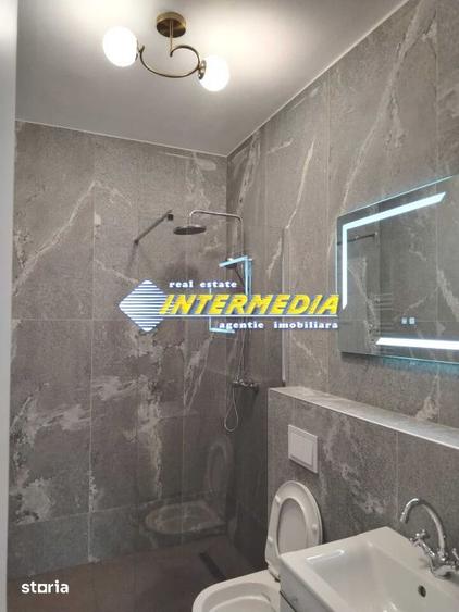 Apartament cu 3 camere decomandat, mobilat în Cetate