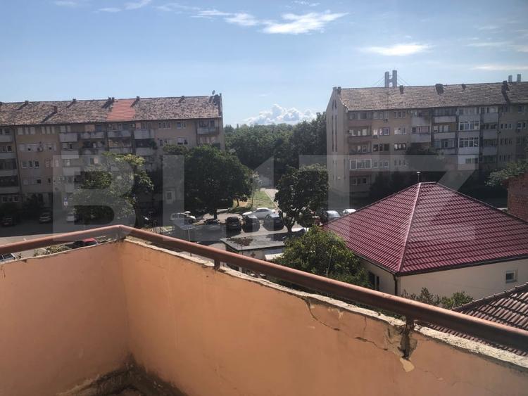 Apartament cu 3 camere decomandat, mobilat în Semicentral