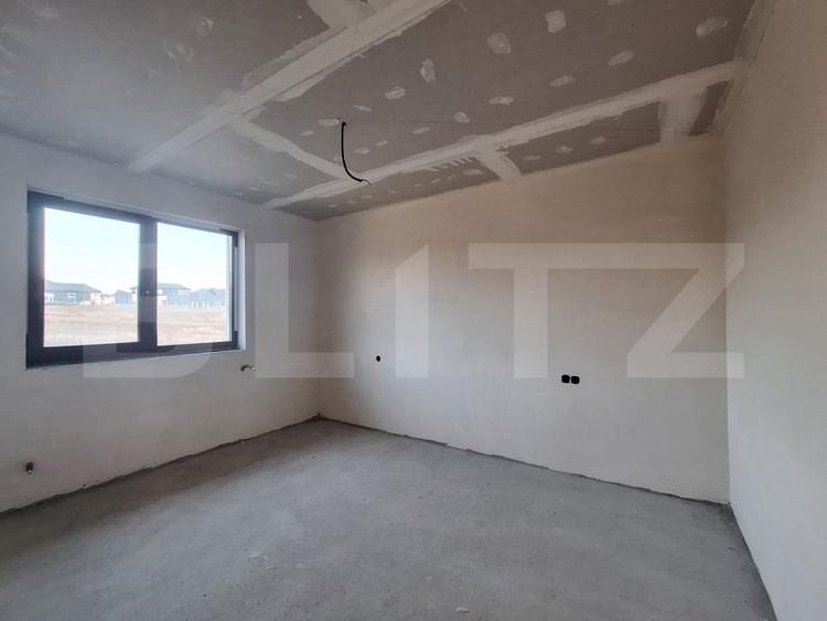 Duplex cu 4 camere cu Canalizare în Dezmir