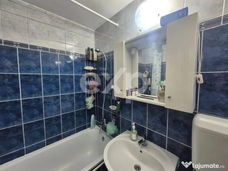 Apartament cu 3 camere semidecomandat în Basarabia