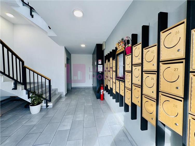 Apartament cu 3 camere decomandat, mobilat în Exterior Vest