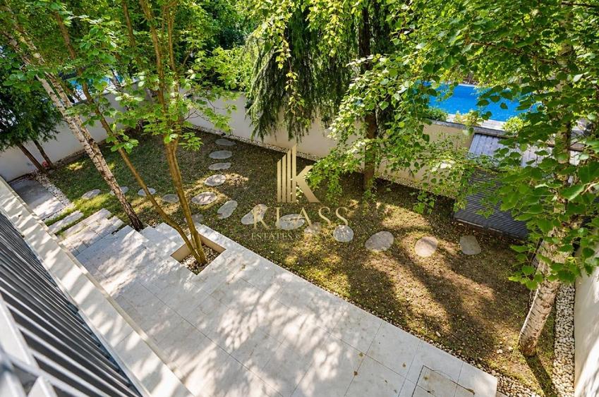 Duplex cu 5 camere cu Canalizare în Iancu Nicolae