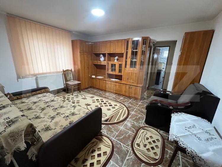 Apartament cu 2 camere semidecomandat, mobilat în Micro 6
