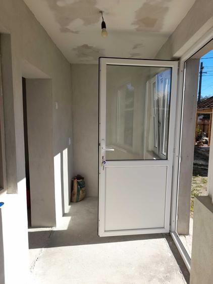 Casă cu 4 camere decomandat în Brătășanca