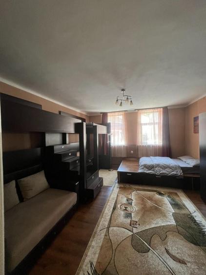 Casă individuală cu 5 camere cu Canalizare în Brașovul Vechi
