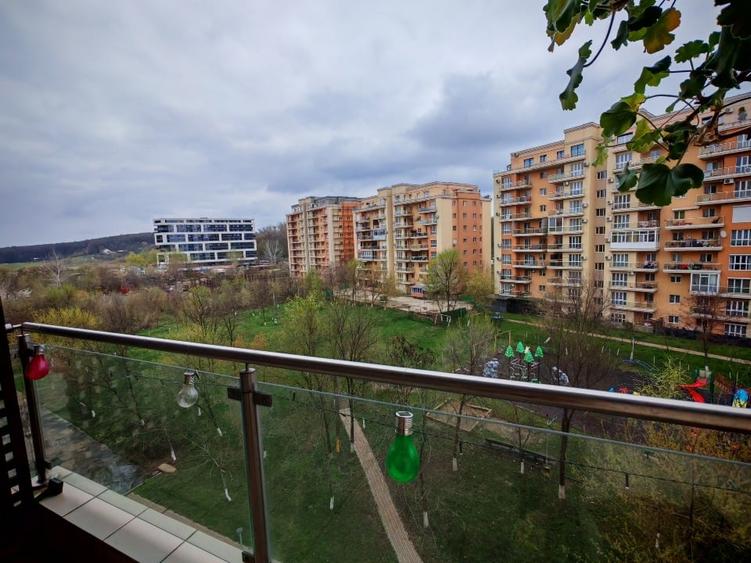 Apartament cu 2 camere semidecomandat, mobilat în Tătărași