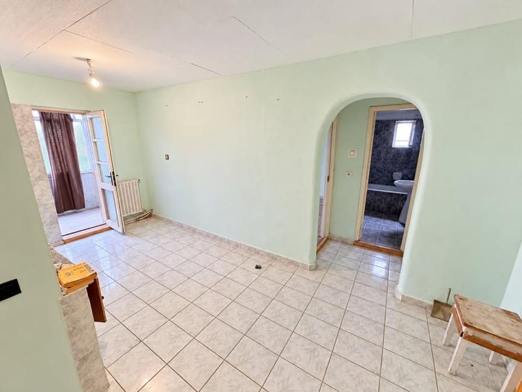 Apartament cu 2 camere decomandat în Cugir