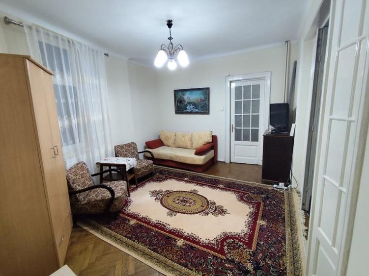 Apartament cu 3 camere decomandat în Națiunile Unite