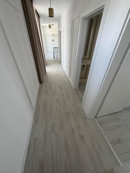 Casă individuală cu 4 camere cu Canalizare în Central