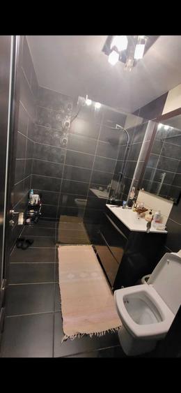 Apartament cu 3 camere decomandat în Vitan