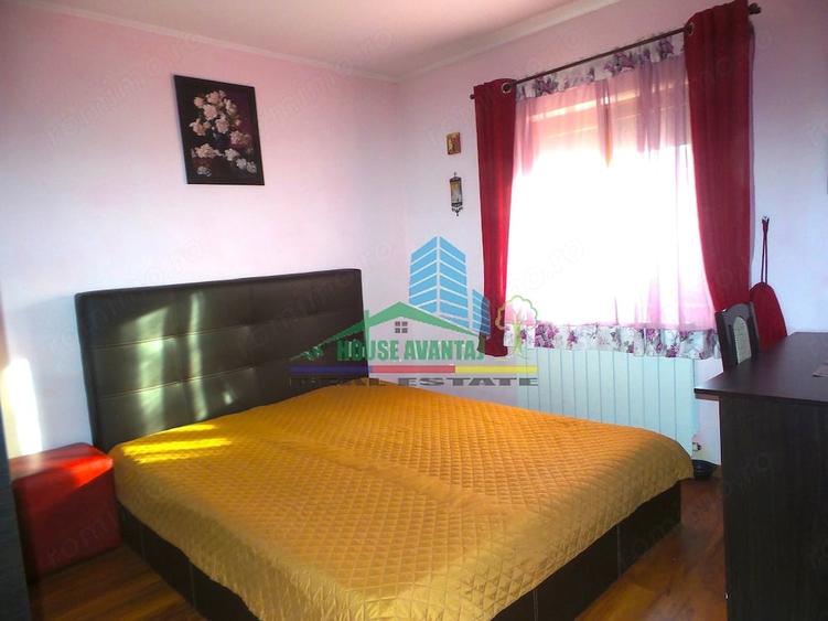 Apartament cu 6 camere decomandat în Central