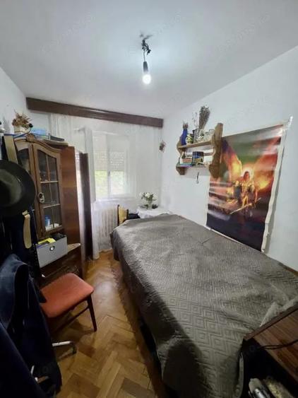 Apartament cu 4 camere semidecomandat, mobilat în Cetății