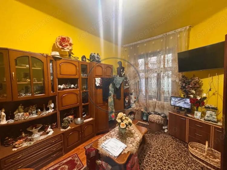 Casă cu 4 camere cu Teren 250 Mp în Central