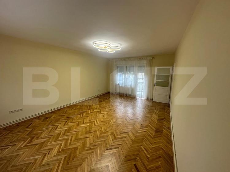 Apartament cu 4 camere decomandat în Titulescu