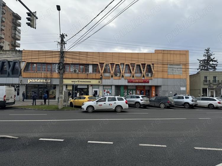 Spațiu comercial, de 1,050 mp, în Central