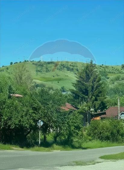 Casă cu Teren 1000 Mp în Periferie