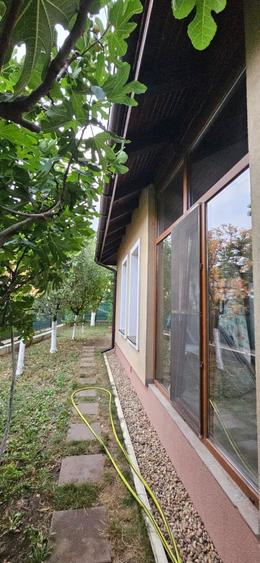 Casă individuală cu 5 camere cu Canalizare în Ghiroda