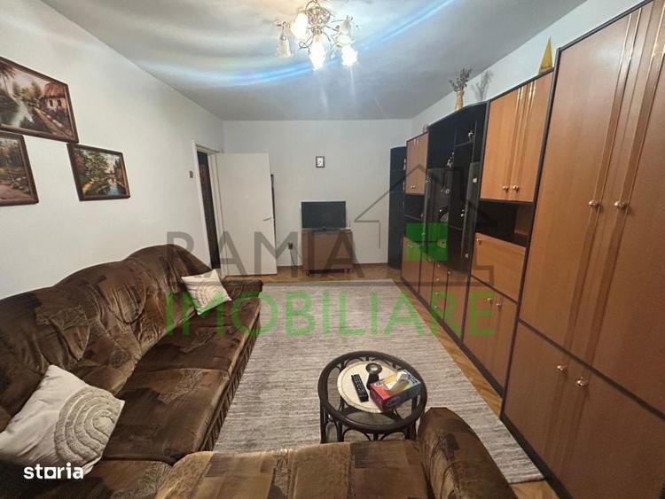 Apartament cu 3 camere decomandat, mobilat în Tractorul — fotografia 1
