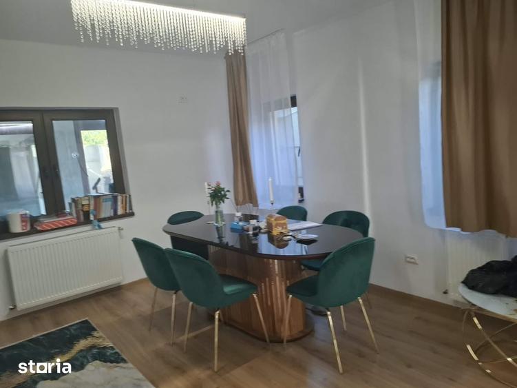 Casă cu 6 camere cu Teren 330 Mp în Moara Vlăsiei