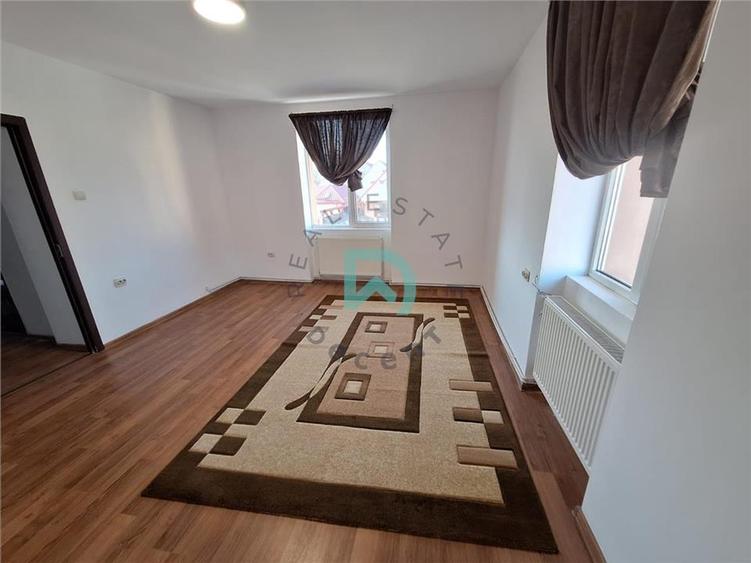 Casă cu 2 camere cu Teren 300 Mp în Craiter