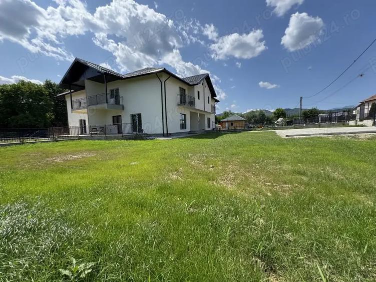 Casă cu 4 camere cu Teren 500 Mp în Bujoreni