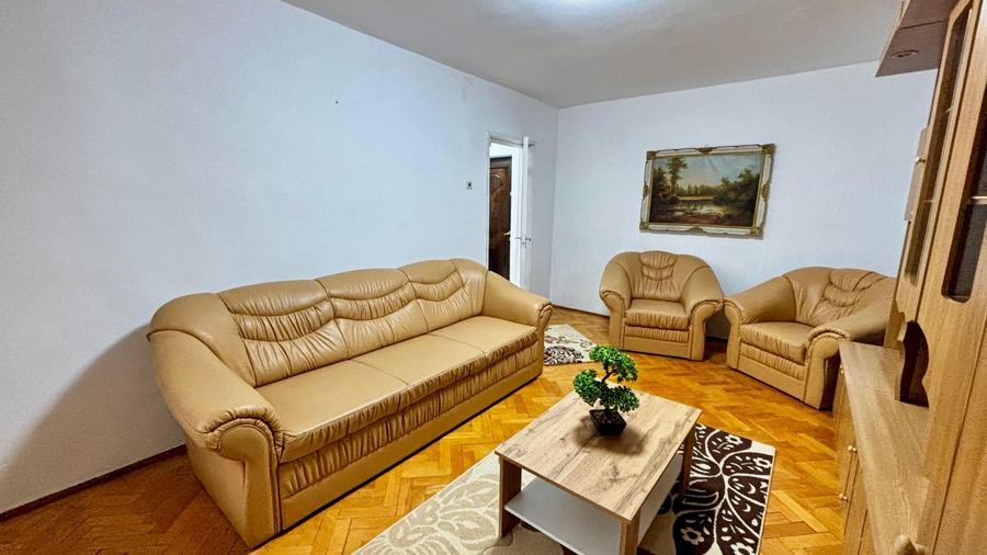 Apartament cu 3 camere decomandat, mobilat în B-dul București